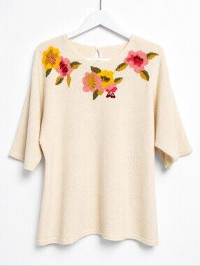 Vintage The Bay Floral Embroidered Knit Top Short Sleeve Cream Crewneck Sweater